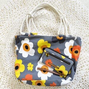 Chic Floral Shoulder Bag with Wallet